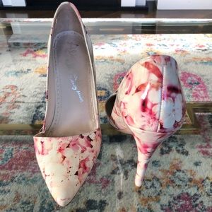Alice + Olivia floral pumps